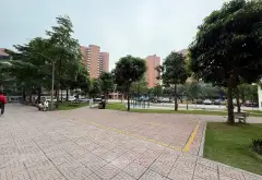 Cc trước sảnh có công viên rộng thoáng, mát vui chơi, thể dục, khu đô thị dân trí cao, gần Starlake... Bán căn hộ chung cư tại Nghĩa Đô, Hà Nội 03