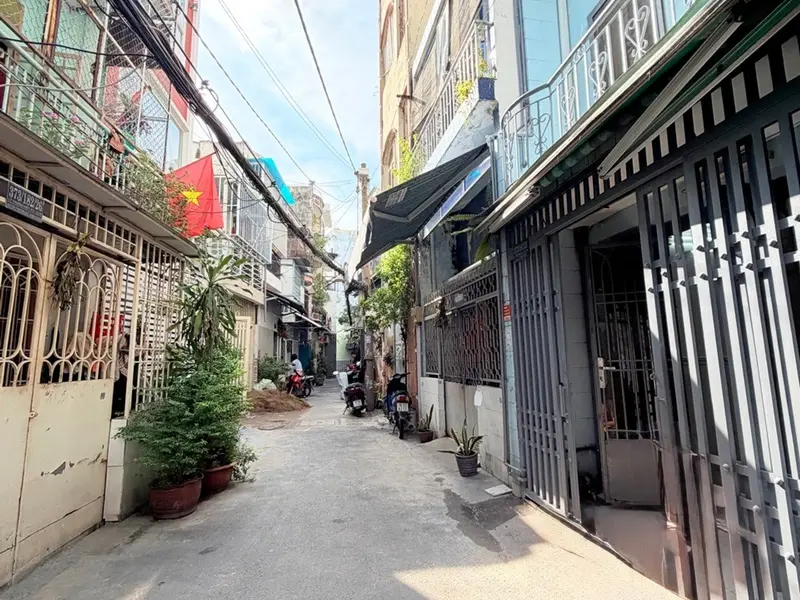 Nhà riêng 2 tầng 30m2 hẻm xe hơi Lý Thường Kiệt, giáp Quận 10... Bán nhà riêng tại Tân Hòa, Hồ Chí Minh 01