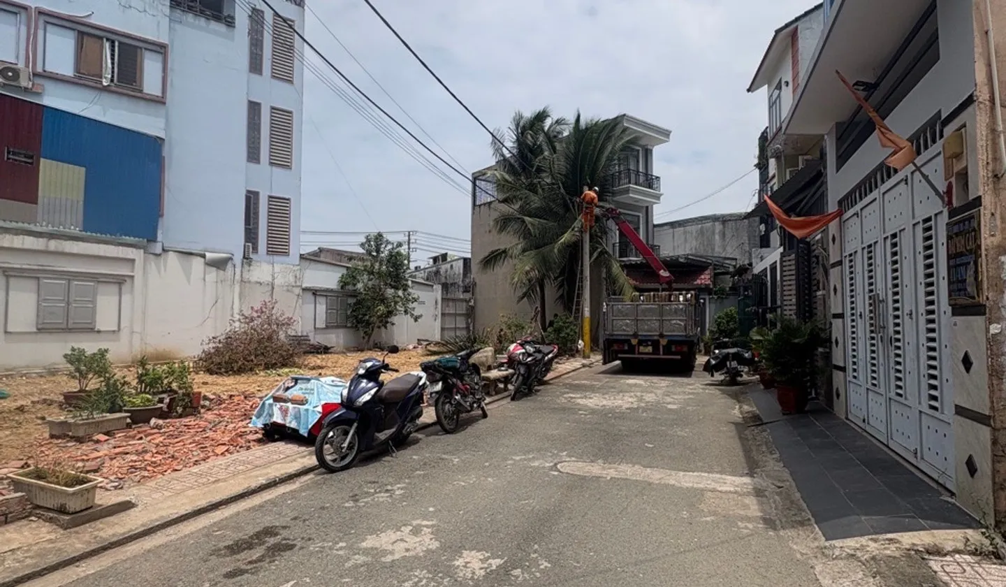 Bán đất 57,1m2 giá 3,75 tỷ tại Gò Cát, hẻm ô tô 4m... Bán đất tại Long Trường, Hồ Chí Minh 01