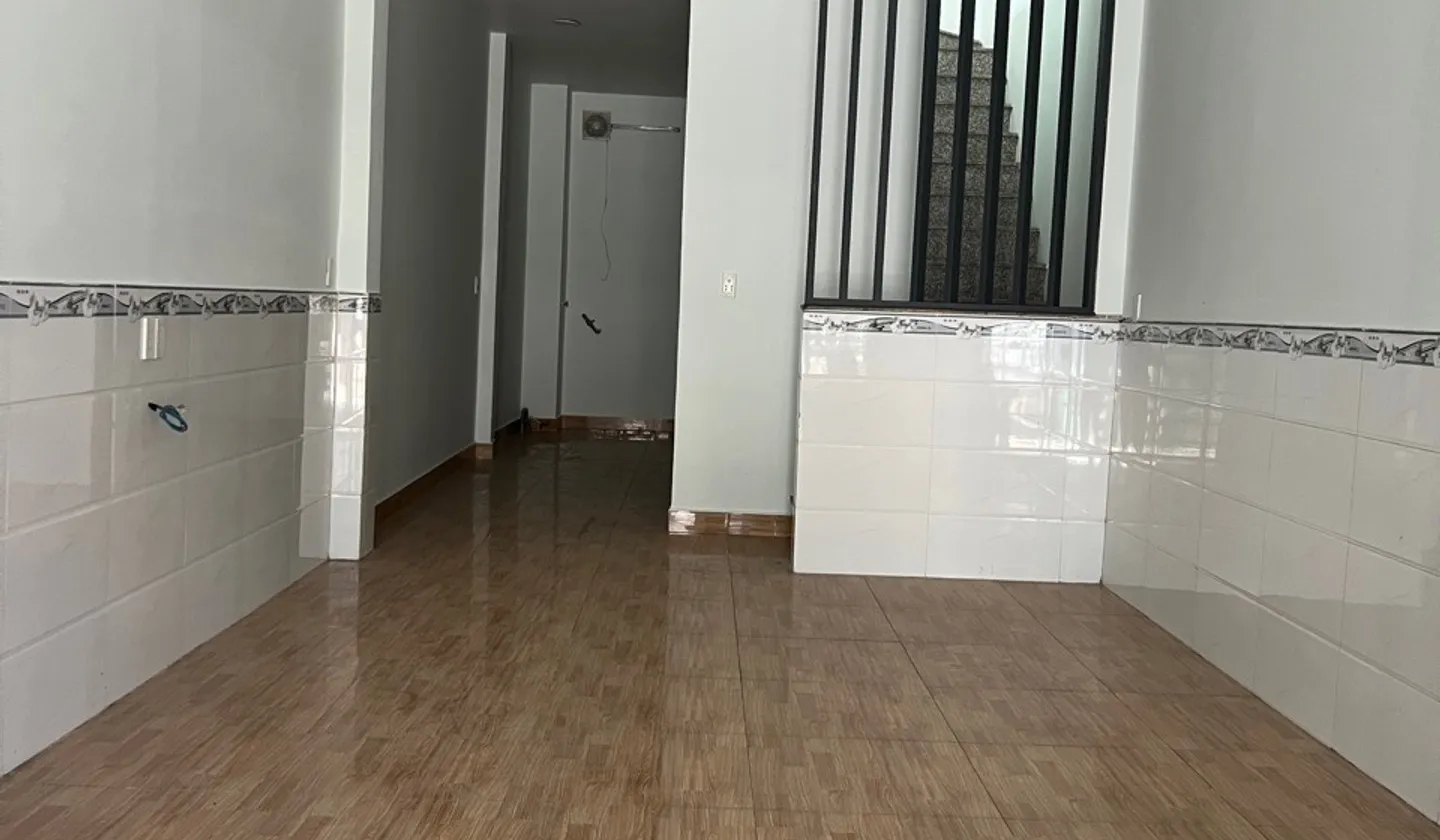 Nhà 3 tỷ 9 _ 2 lầu _52 m đất hẻm xe hơi thông... Bán nhà riêng tại Thới An, Hồ Chí Minh 01
