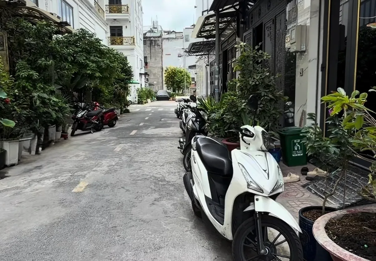 Nhà mới full nội thất, hxh né, giáp Tân Phú... Bán nhà mặt phố tại Bình Trị Đông, Hồ Chí Minh 01