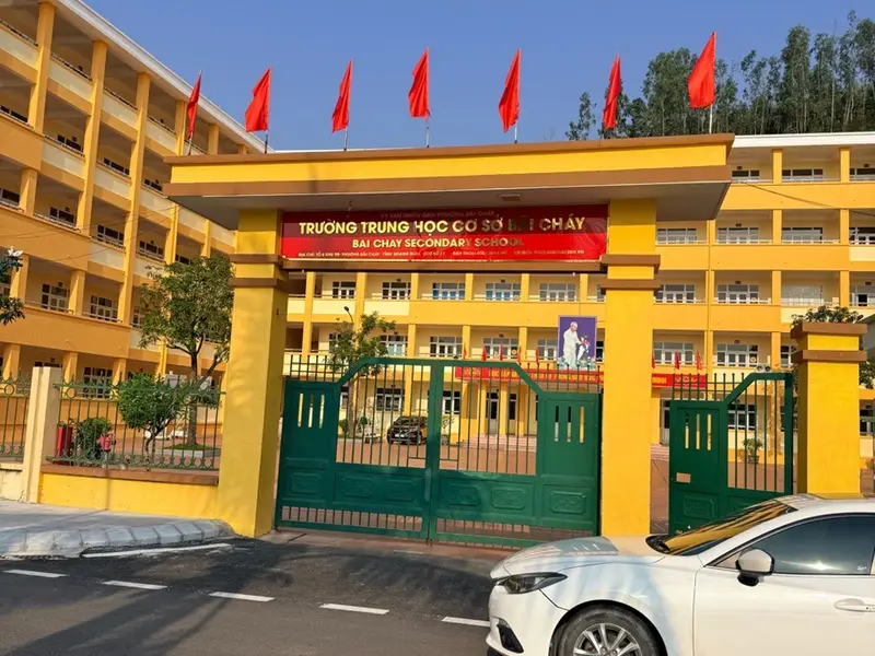 Bán khách sạn 7 tầng mới tại Bãi Cháy với 12 phòng tiện nghi và doanh thu ổn định... Bán nhà mặt phố tại Bãi Cháy, Quảng Ninh 01