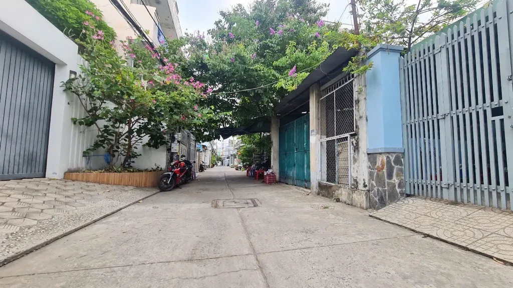 Nền đất vuông đẹp Quận 8 giá chỉ hơn 5 tỷ, Quận 5,Q6 liền kề đi đâu cũng tiện... Bán đất tại Phú Định, Hồ Chí Minh 01