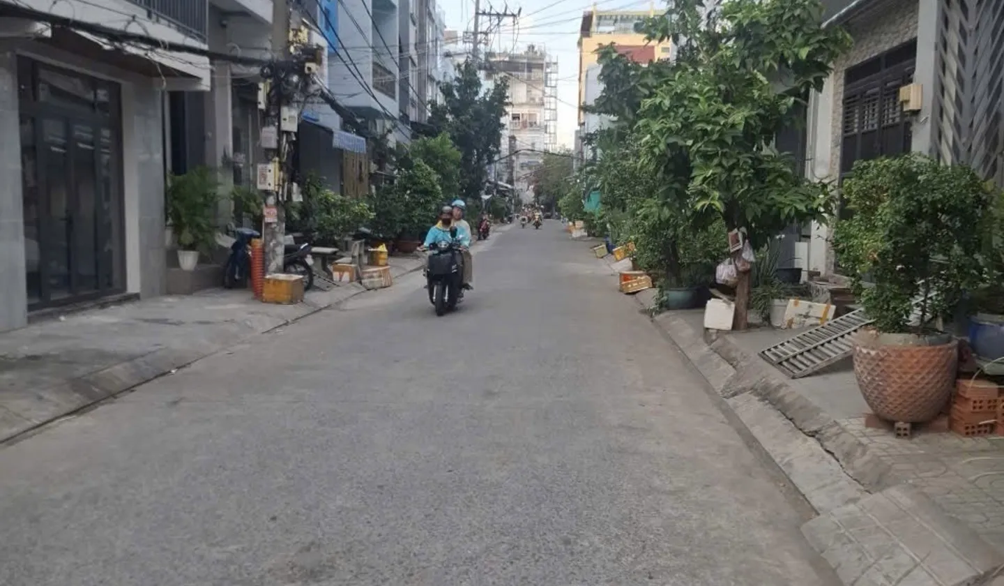 Bán nhà riêng hẻm mặt tiền xe tải né Phường Phú Định, Quận 8, dt 4x14m giá 5.25 tỷ đồng... Bán nhà riêng tại Phú Định, Hồ Chí Minh 01