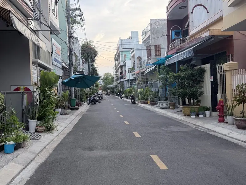 Bán nhà mặt phố 4 tầng hiện đại tại khu vực Bầu Làng, diện tích 103m²... Bán nhà mặt phố tại Thanh Khê, Đà Nẵng 01