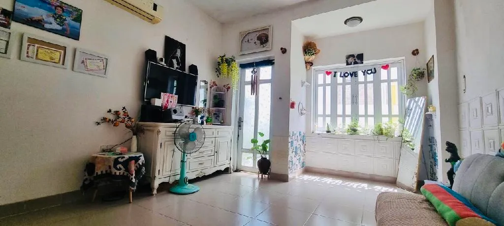 Nhà 4 tầng rộng 80m2 trên đường Huỳnh Văn Bánh, Phú Nhuận, giá hời... Bán nhà riêng tại Phú Nhuận, Hồ Chí Minh 01