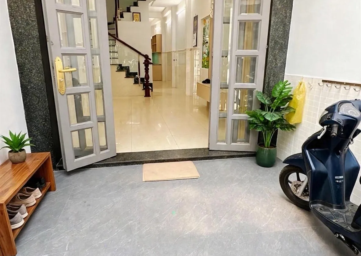Nhà mới 3 Tầng - 52m2 - Nhỉnh 5 tỷ - Gần Khu ẩm thực Chợ 200 Xóm Chiếu... Bán nhà riêng tại Khánh Hội, Hồ Chí Minh 01
