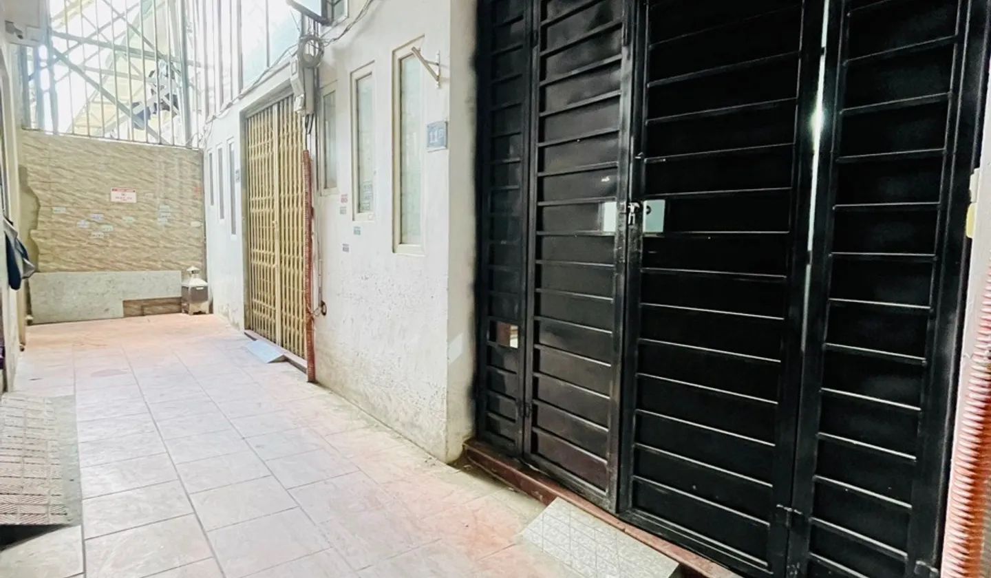 Bán nhà 5 tầng tại Dịch Vọng, Cầu Giấy, 30.1 m², phù hợp kinh doanh hoặc ở... Bán nhà riêng tại Nghĩa Đô, Hà Nội 01