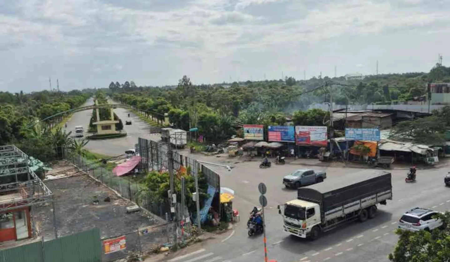 Bán nhà mặt phố Bình Chánh 71m2 hướng Đông Bắc, kinh doanh sầm uất... Bán nhà mặt phố tại Hóc Môn, Hồ Chí Minh 01