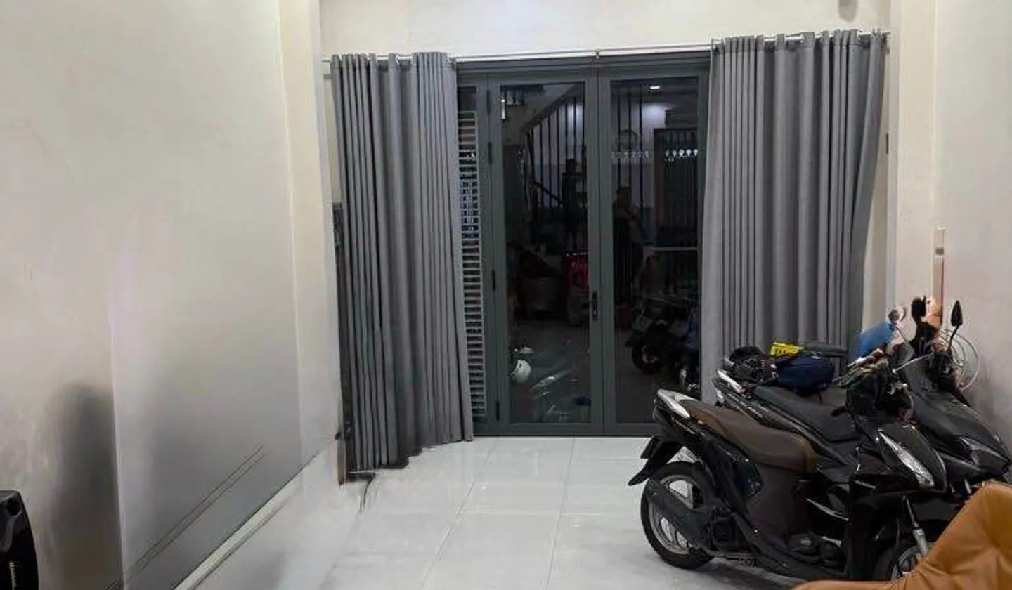 Bán Nhà 4 Tầng BTCT, 4.5m x 12.7m, Gần Vòng Xoay Lê Đại Hành, Quận 11, Chỉ 12.3 Tỷ... Bán nhà riêng tại Hòa Bình, Hồ Chí Minh 01