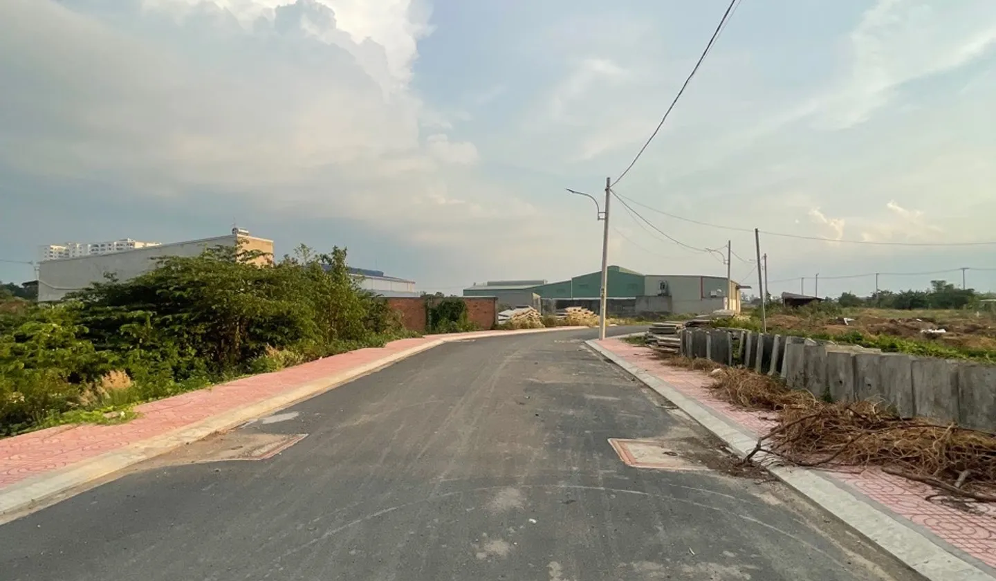 Bán đất 124.7m² hướng Đông Nam tại phường Tân Tạo, Bình Tân, gần kênh Tham Lương... Bán đất tại Bình Tân, Hồ Chí Minh 01