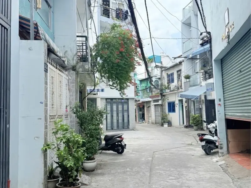 37M2 - SÁT HẺM XE HƠI - HAI MẶT HẺM - BÌNH THỚI - P.HÒA BÌNH - QUẬN 11 - GẦN ĐẦM SEN -... Bán nhà riêng tại Hòa Bình, Hồ Chí Minh 01