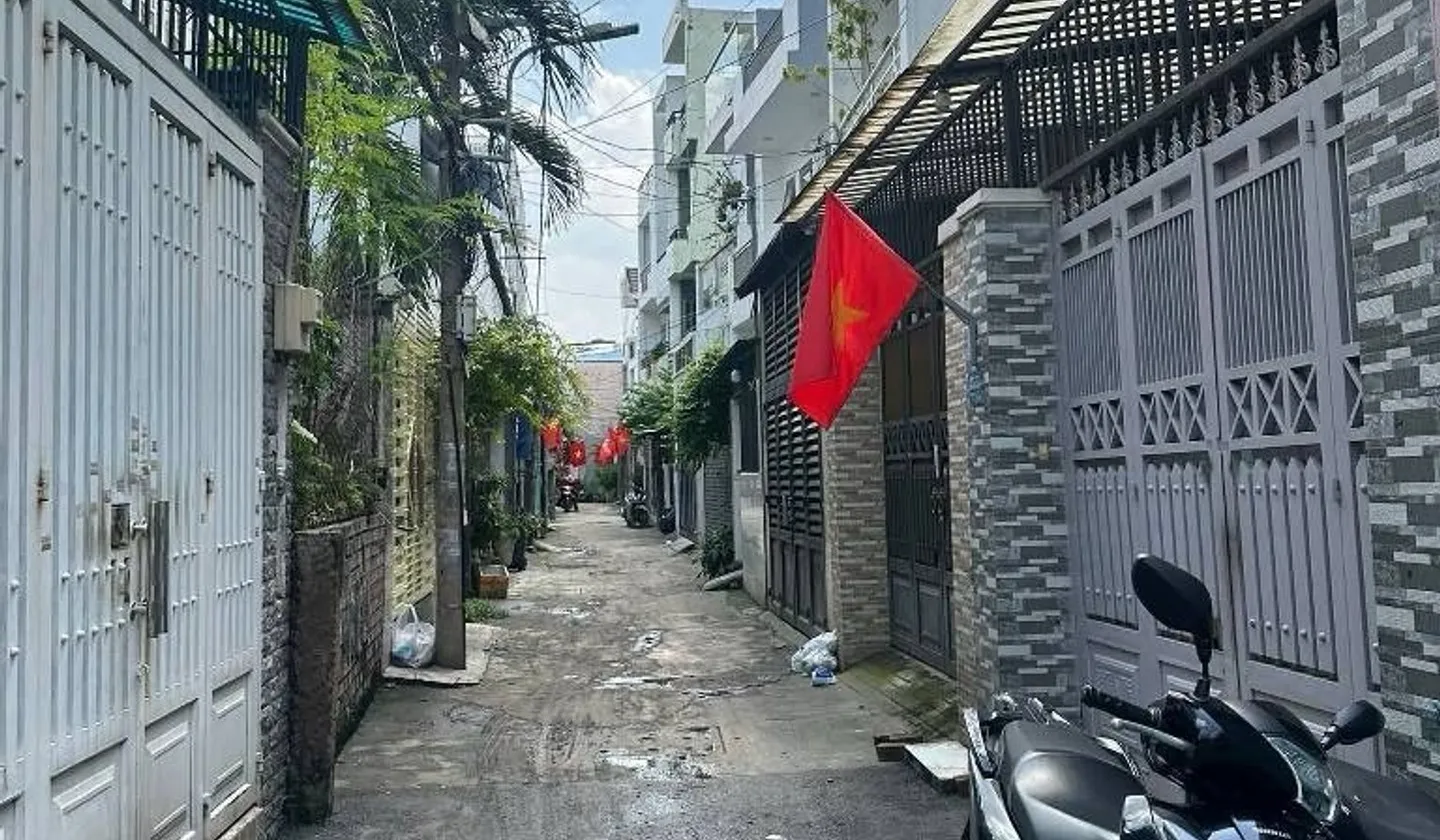 Nhà cấp 4 tặng dãy phòng trọ ngay bờ kênh Tham Lương, hẻm xe hơi thông thoáng... Bán nhà riêng tại An Hội Tây, Hồ Chí Minh 01