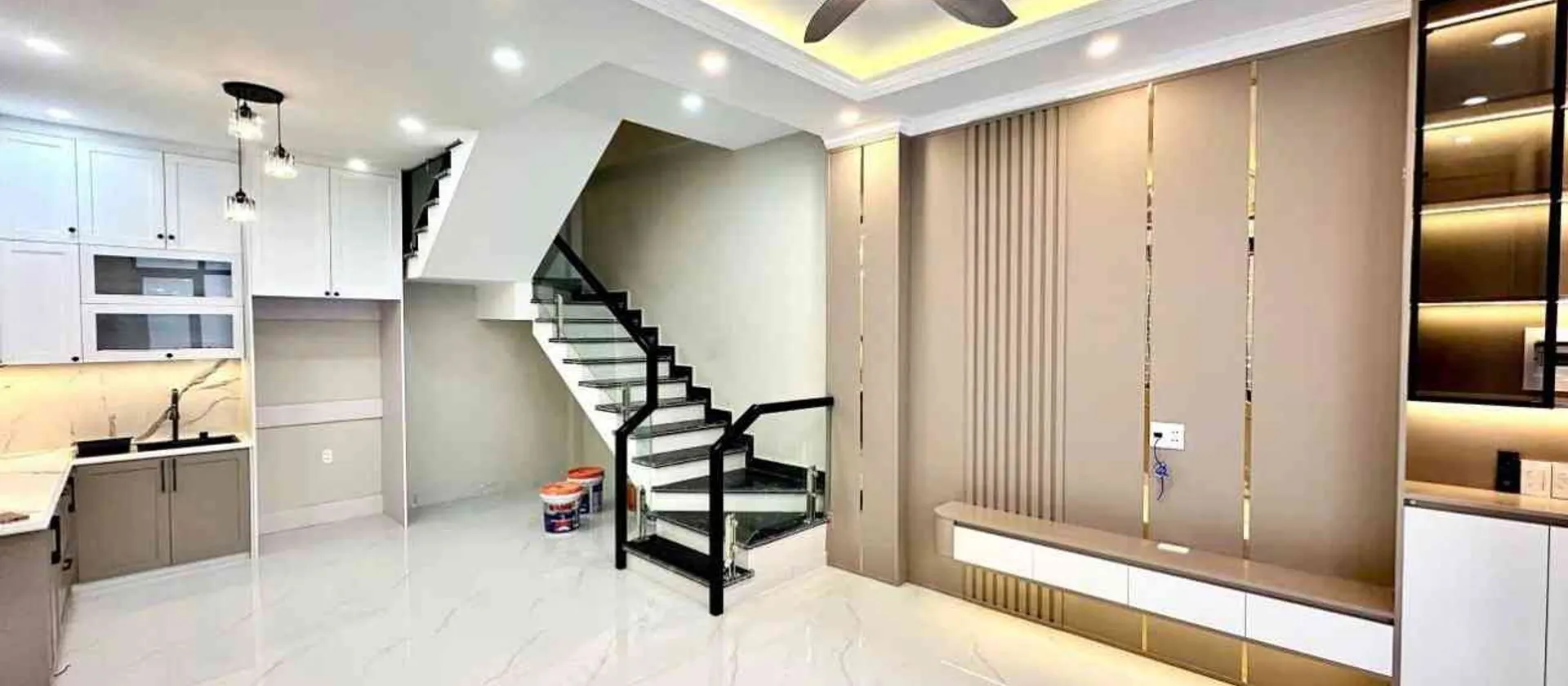 Nhà riêng 4 tầng mặt tiền rộng, thiết kế hiện đại tại khu vực Đà Nẵng... Bán nhà riêng tại Ngô Quyền, Hải Phòng 01