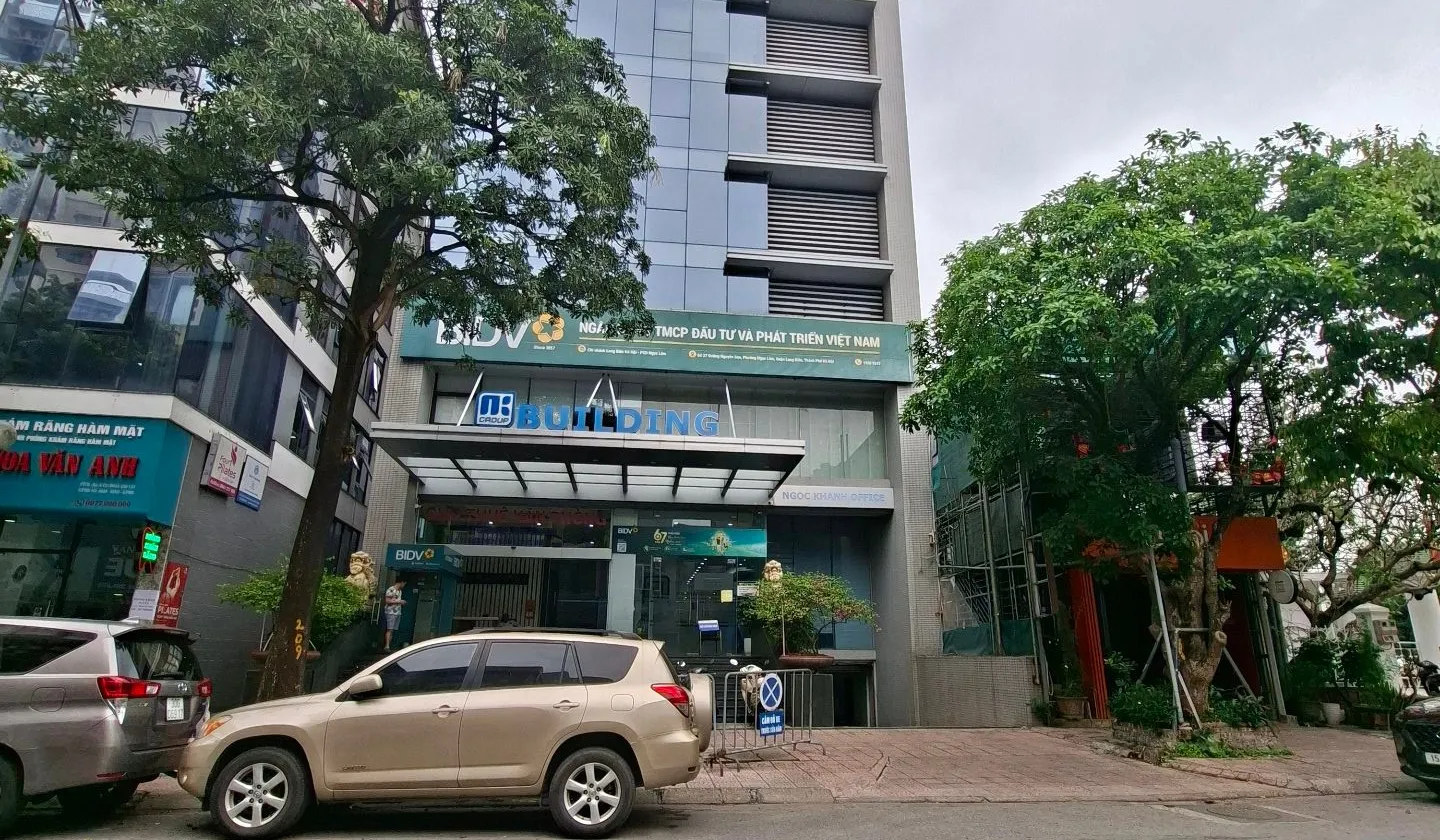 BÁN TÒA NHÀ MẶT PHỐ NGUYỄN SƠN 1060M2- 11 TẦNG - 1 HẦM - 268 Tỷ... Bán văn phòng tại Bồ Đề, Hà Nội 01