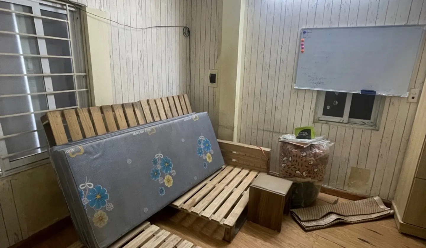 Nhà nhỏ trung tâm quận, sổ đỏ riêng giá hiếm... Bán nhà riêng tại Bạch Mai, Hà Nội 01