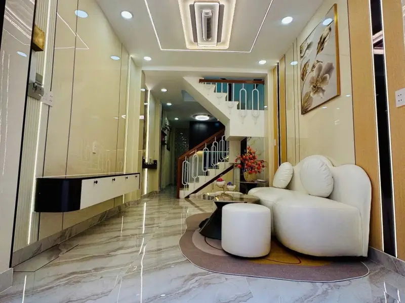 Nhà xinh trung tâm Quận 8, sẵn nội thất, hẻm thông thoáng... Bán nhà riêng tại Chánh Hưng, Hồ Chí Minh 01
