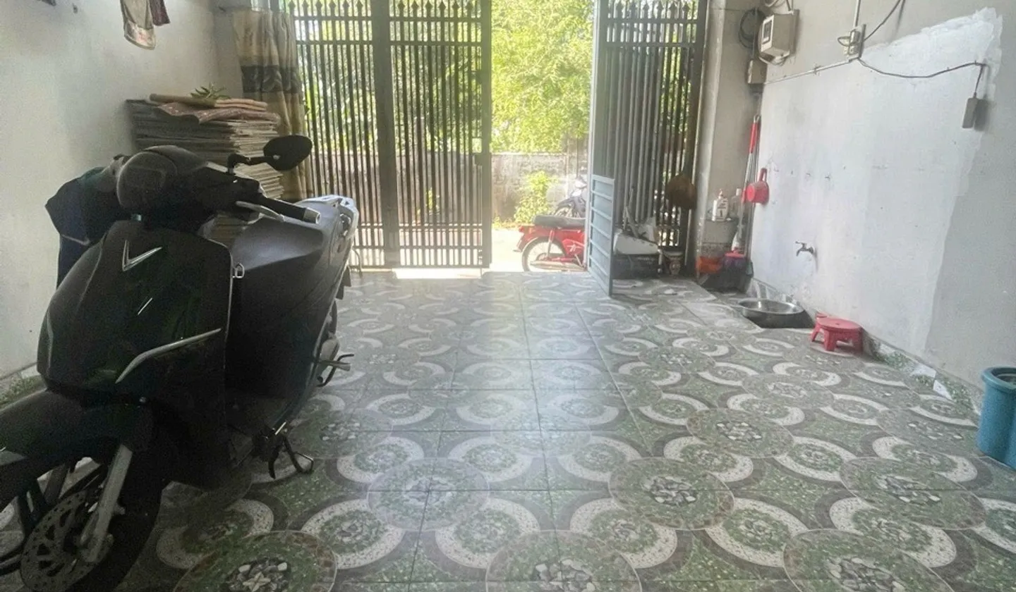 Bán nhà riêng 3 tầng tại Xuân Thới 1, diện tích 65.5m2, 4 phòng ngủ, giá 4.8ty... Bán nhà riêng tại Xuân Thới Sơn, Hồ Chí Minh 01
