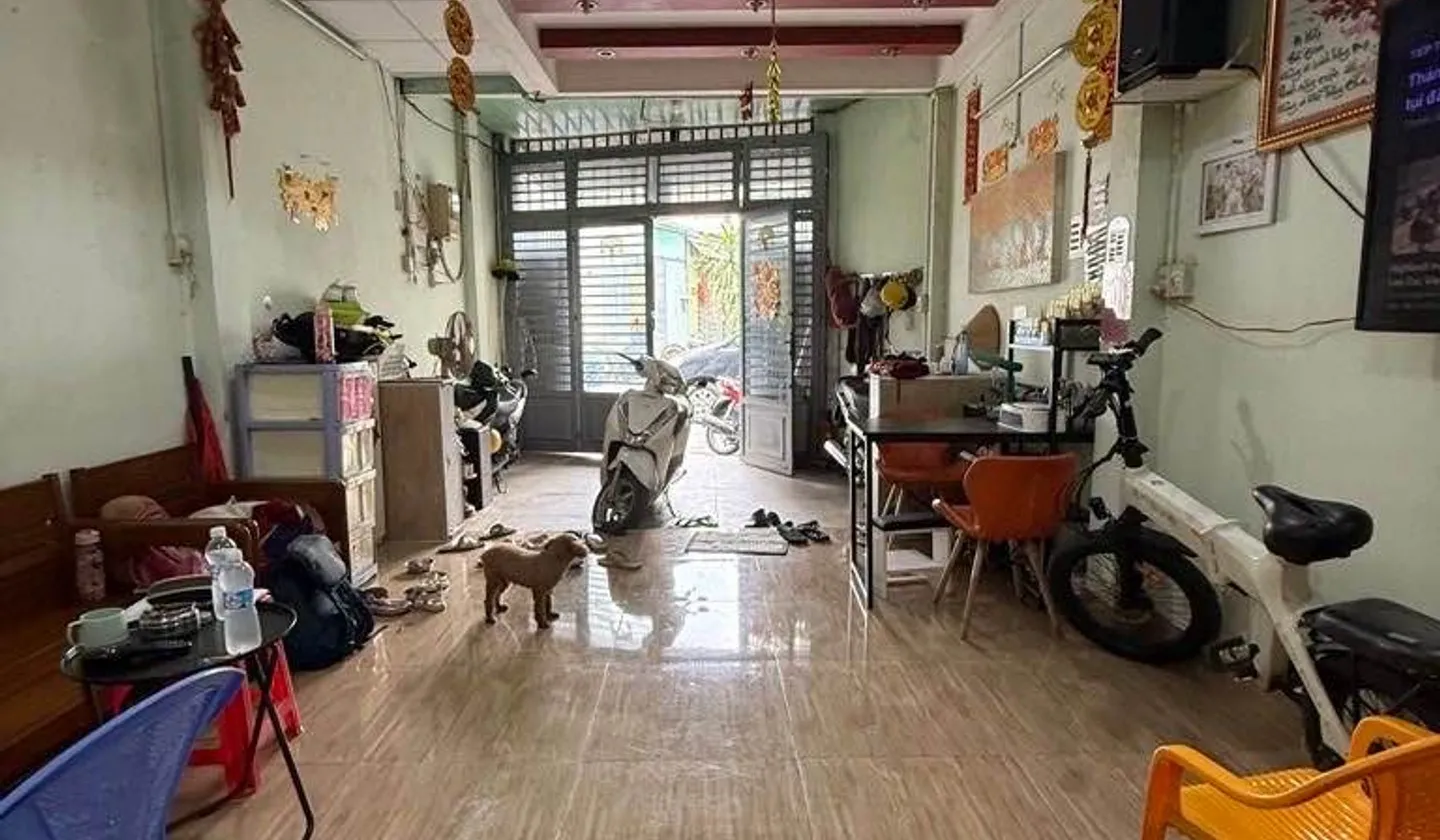 Nhà 2 Tầng Gần Chợ Lạc Quang, Giá Tốt Cho Gia Đình 4 Phòng Ngủ... Bán nhà riêng tại Đông Hưng Thuận, Hồ Chí Minh 01