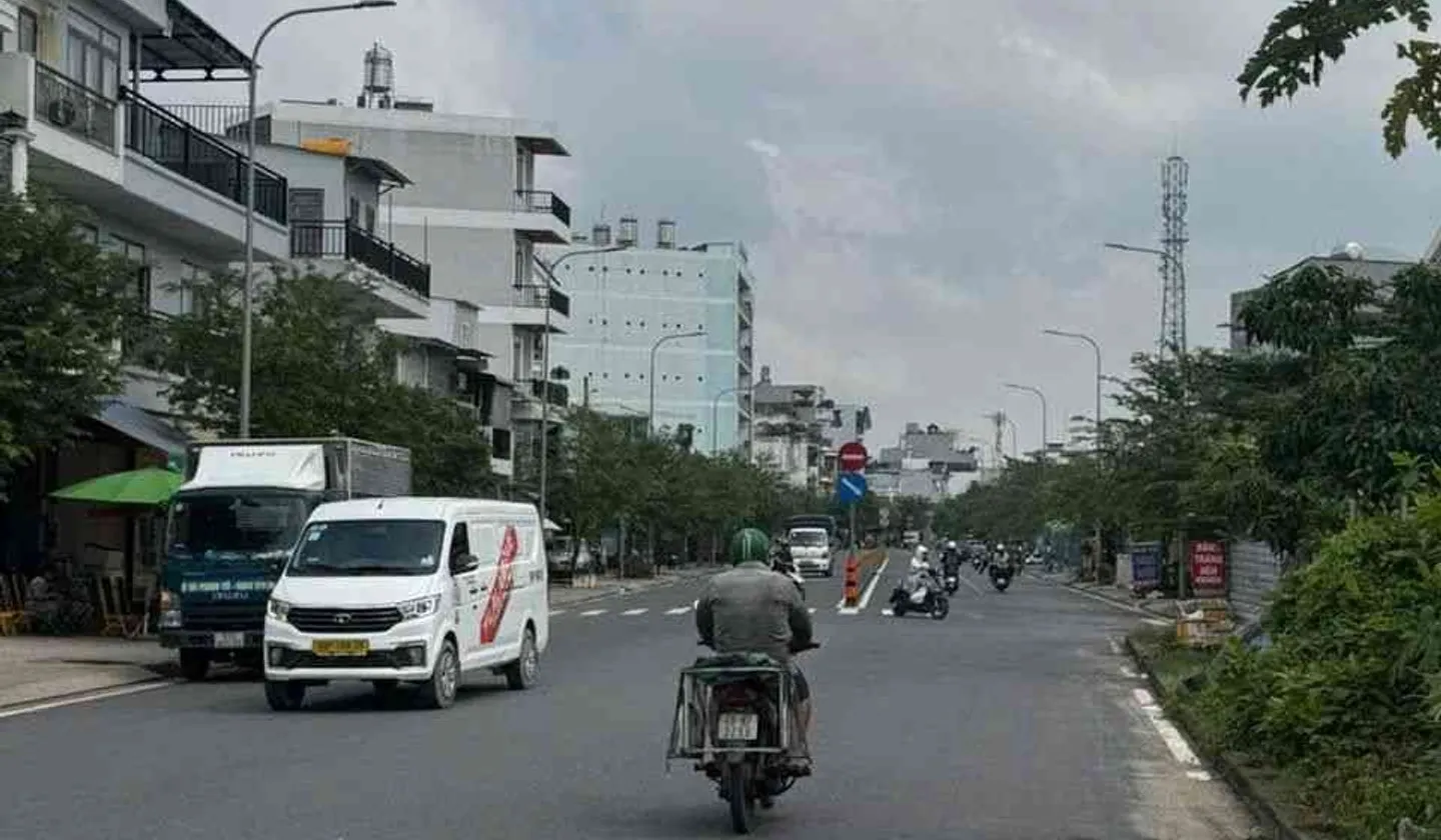 Nhà 2 mặt tiền kinh doanh đắc địa, 3 tầng, 3 phòng ngủ tại Quận 12... Bán nhà mặt phố tại Tân Thới Hiệp, Hồ Chí Minh 01