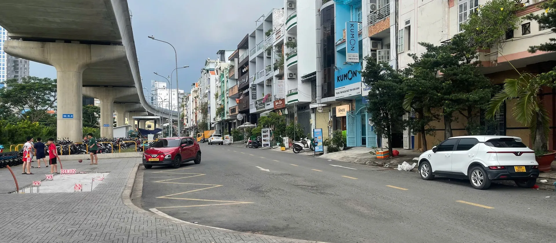 Bán Nhà 3 Mặt Tiền Hẻm Xe Hơi Đậu Cửa Tại Điện Biên Phủ Bình Thạnh. Sổ hồng pháp lý,... Bán nhà riêng tại Thạnh Mỹ Tây, Hồ Chí Minh 01