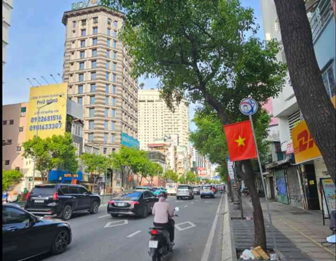 Nhà góc 3 mặt tiền, 5 tầng, sinh lời siêu hấp dẫn... Bán nhà mặt phố tại Xuân Hòa, Hồ Chí Minh 01
