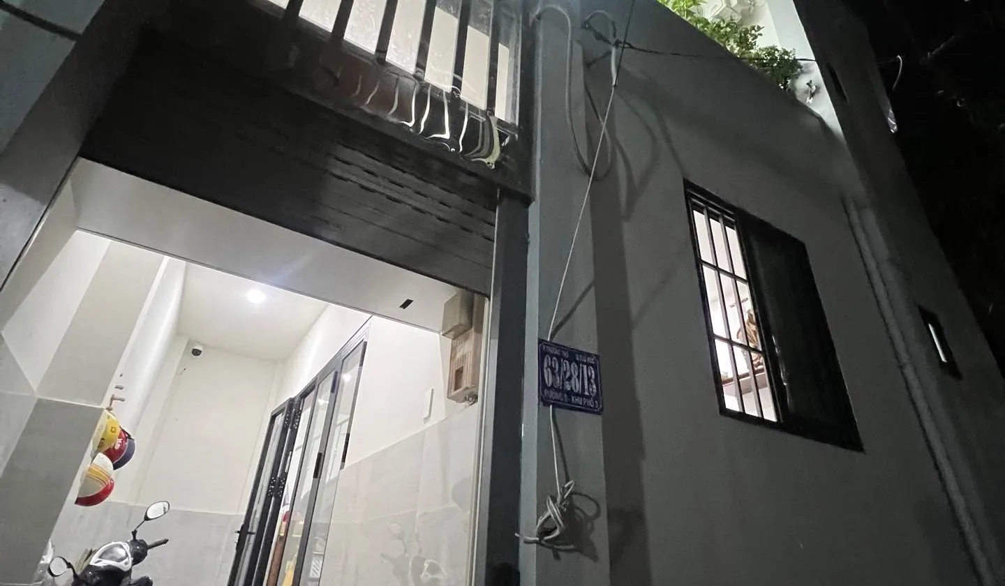 Nhà 2 tầng - 3 phòng ngủ - Hẻm xe hơi Trường Thọ . Giá 4tỷ 5 ( thương lượng )... Bán nhà mặt phố tại Thủ Đức, Hồ Chí Minh 01