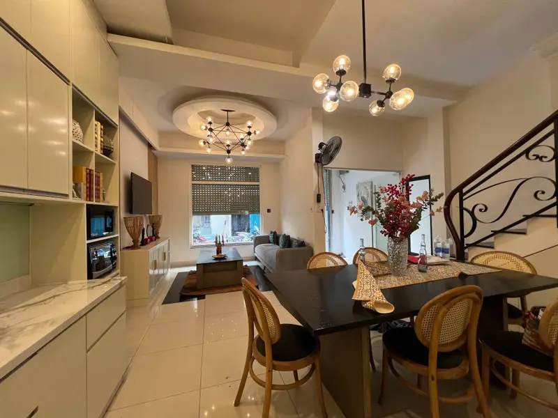 Nhà đẹp cực hiếm tại Cao Thắng, Quận 10 - nội thất sang xịn đẹp - giảm gần 1 tỷ... Bán nhà riêng tại Hòa Hưng, Hồ Chí Minh 01