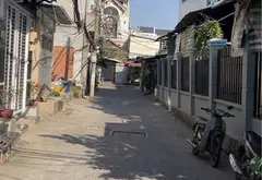 Nhà cấp 4 rộng rãi tại Phú Thuận, Quận 7, hẻm ô tô, giá hời - 0934 194 634 Em Quý... Bán nhà riêng tại Phú Thuận, Hồ Chí Minh 02