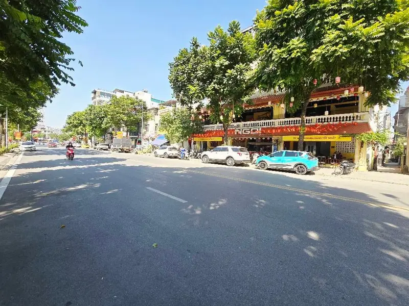 Lô góc 4 tầng sáng thoáng, gần phố, giá hấp dẫn... Bán owner_side tại Việt Hưng, Hà Nội 01