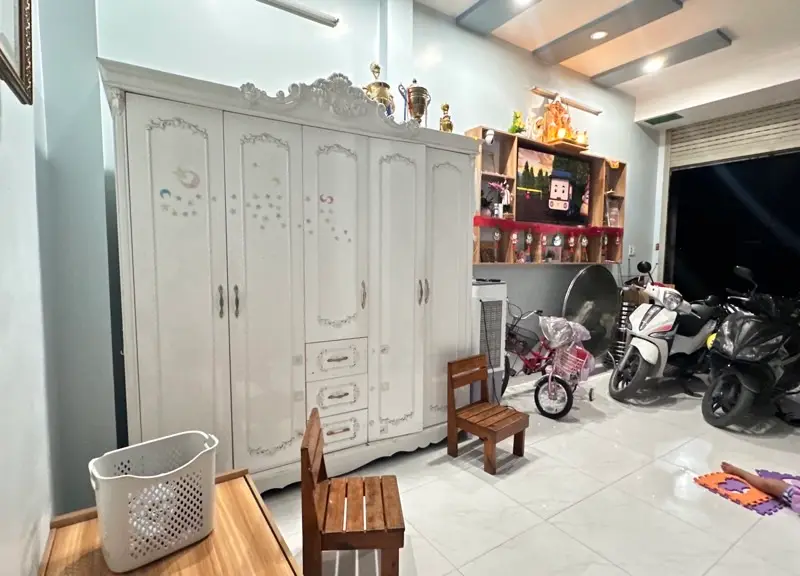 HẺM XE TẢI THÔNG • NGANG 6.7M • 106M² • CHỈ 6.X TỶ
📞 0979767487 – Gọi Thắng xem nhà 🏡 Thạnh Xuân,... Bán owner_side tại Thới An, Hồ Chí Minh 01