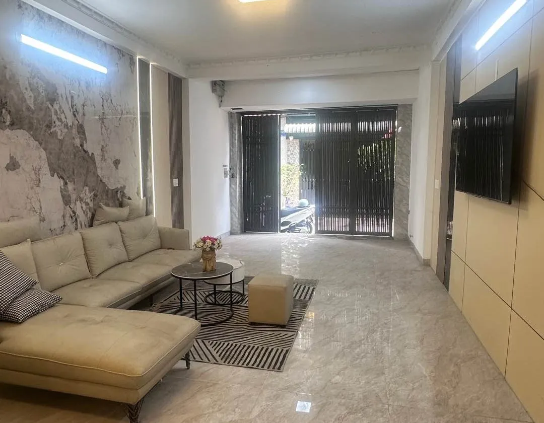 🏡 NHÀ 3 TẦNG – HẺM XE HƠI – TẶNG GẦN HẾT NỘI THẤT 💰 Giá chỉ mới 4.9 Tỷ( Giá cũ 5,5 TỶ)... Bán nhà riêng tại Tân Thới Hiệp, Hồ Chí Minh 01