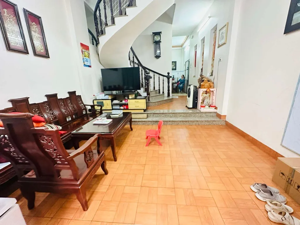 Nhà rộng 5 phòng ngủ, hẻm xe hơi, giá giảm sốc tại Tô Hiến Thành... Bán nhà riêng tại Hòa Hưng, Hồ Chí Minh 01