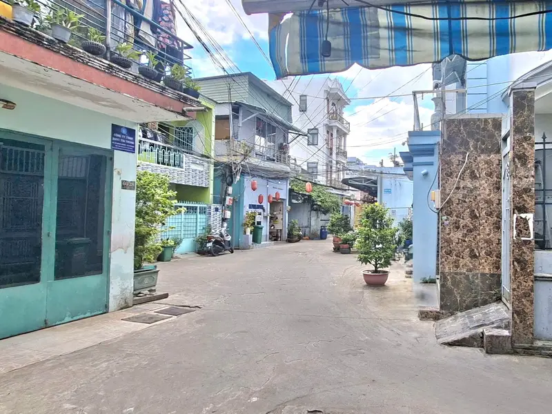Kề bên Tỉnh lộ 10, nhà 3 tầng 77m2, hẻm xe hơi chỉ 6ty... Bán nhà riêng tại Bình Trị Đông, Hồ Chí Minh 01