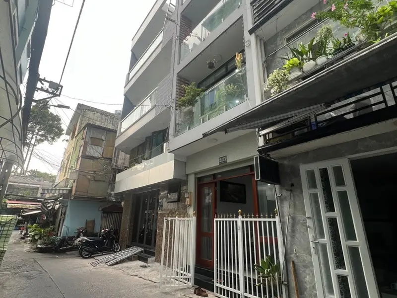 Nhà 5 tầng nở hậu hiếm Quận 10, giá trị vàng giữa lòng thành phố... Bán nhà riêng tại Hòa Hưng, Hồ Chí Minh 01