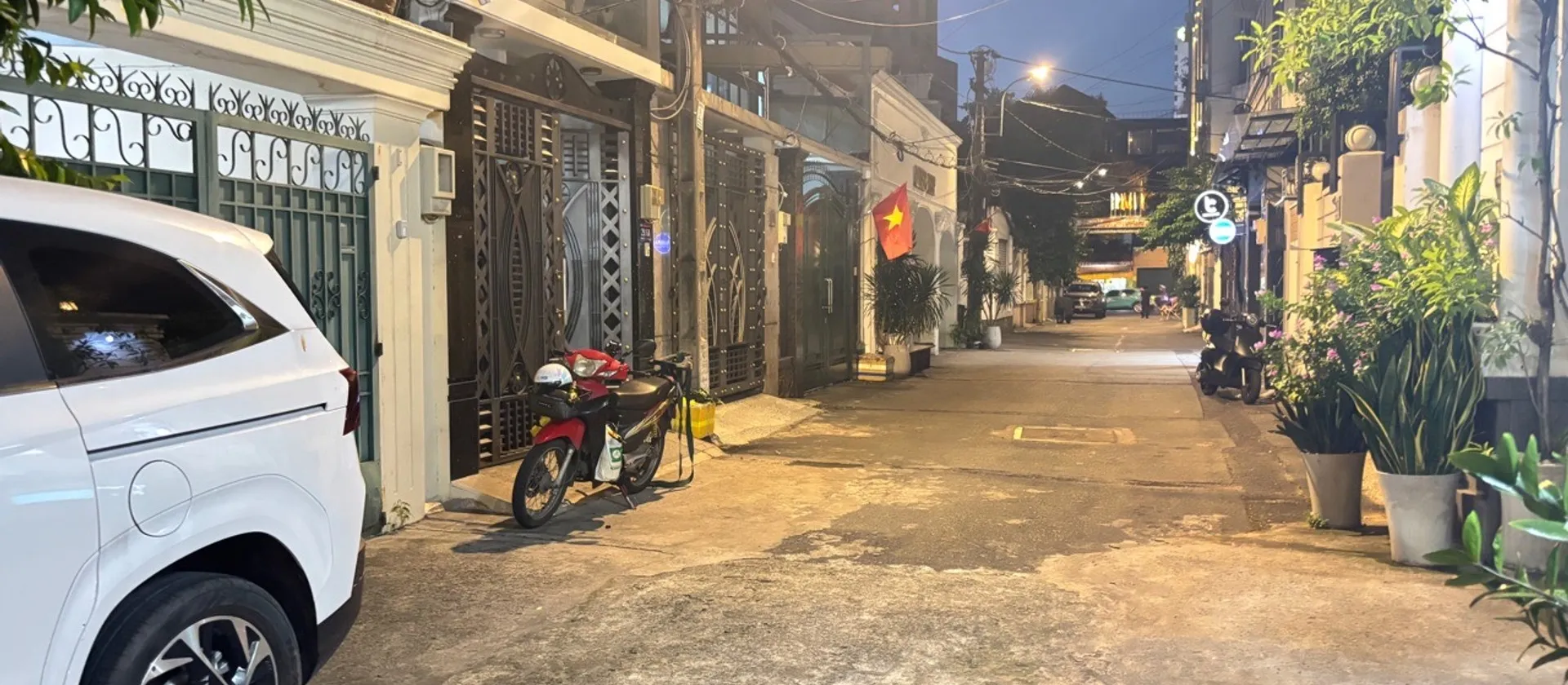 NHÀ 3 TẦNG ĐÚC BÊ TÔNG CỐT THÉP
- HXH 6M- THÔNG ĐẶNG VĂN NGỮ KHU VIP - 3 TẨNG... Bán nhà riêng tại Phú Nhuận, Hồ Chí Minh 01