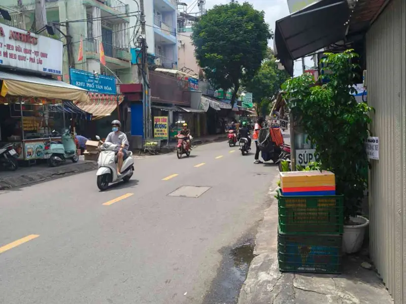 NHÀ CÁCH MẶT TIỀN 10M RA MẶT TIỀN BÀ HẠT.
VI TRI GẦN BỆNH VIỆN NGUYỄN TRI PHƯƠNG, LÝ THƯỜNG KIỆT... Bán nhà riêng tại Vườn Lài, Hồ Chí Minh 01