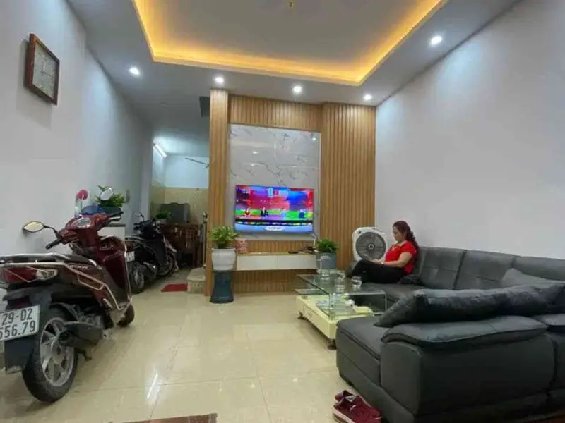BÁN NHÀ CẦU GIẤY - 40M2 - BA GÁC ĐUA - TRƯỚC NHÀ THOÁNG SÁNG - VÀI BƯỚC RA MẶT PHỐ - GIÁ NHỈNH 9 TỶ... Bán nhà riêng tại Cầu Giấy, Hà Nội 01