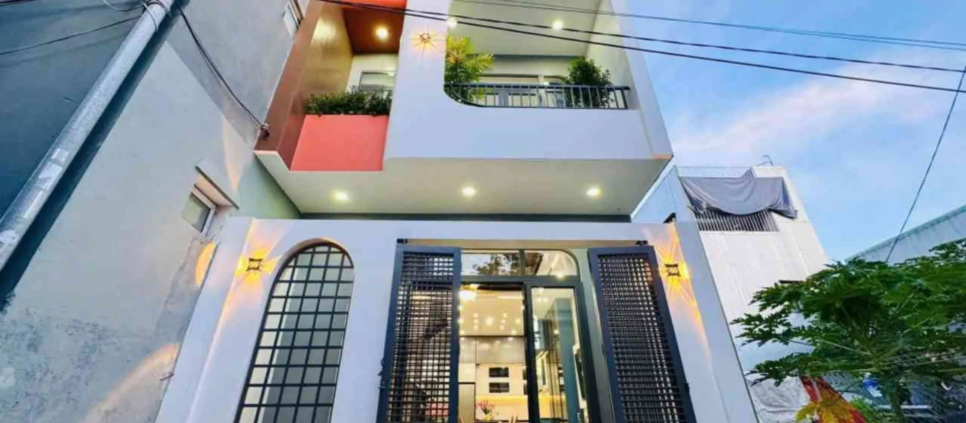 Nhà 3 tầng hiện đại, nội thất sang chảnh gần biển... Bán nhà riêng tại Liên Chiểu, Đà Nẵng 01
