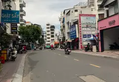 Nhà Phú Nhuận sát mặt tiền, rộng 6m, tiện nghi hiện đại... Bán nhà riêng tại Cầu Kiệu, Hồ Chí Minh 02