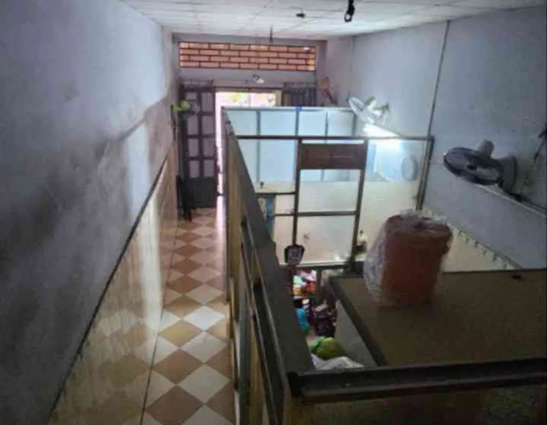 Bán nhà mặt phố 124m2 hai tầng gần ngã tư tại quận Tây Hồ... Bán nhà mặt phố tại Tân Phú, Hồ Chí Minh 01
