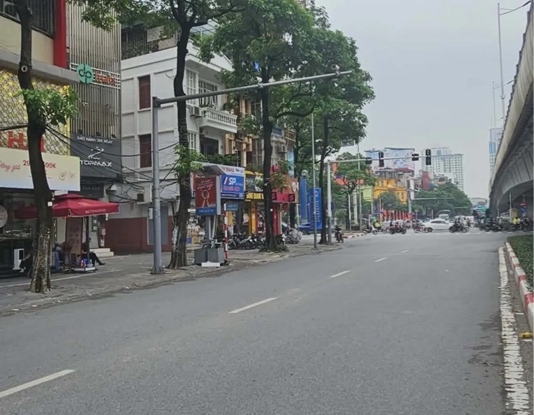 Bán nhà mặt phố vị trí đắc địa tại Trần Duy Hưng, Cầu Giấy, 8 tầng sang trọng... Bán nhà mặt phố tại Yên Hòa, Hà Nội 01