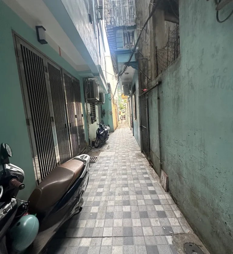 Nhà Tứ Mặt Tiền Cầu Giấy - Ở Ngay, Dễ Chốt... Bán owner_side tại Cầu Giấy, Hà Nội 01
