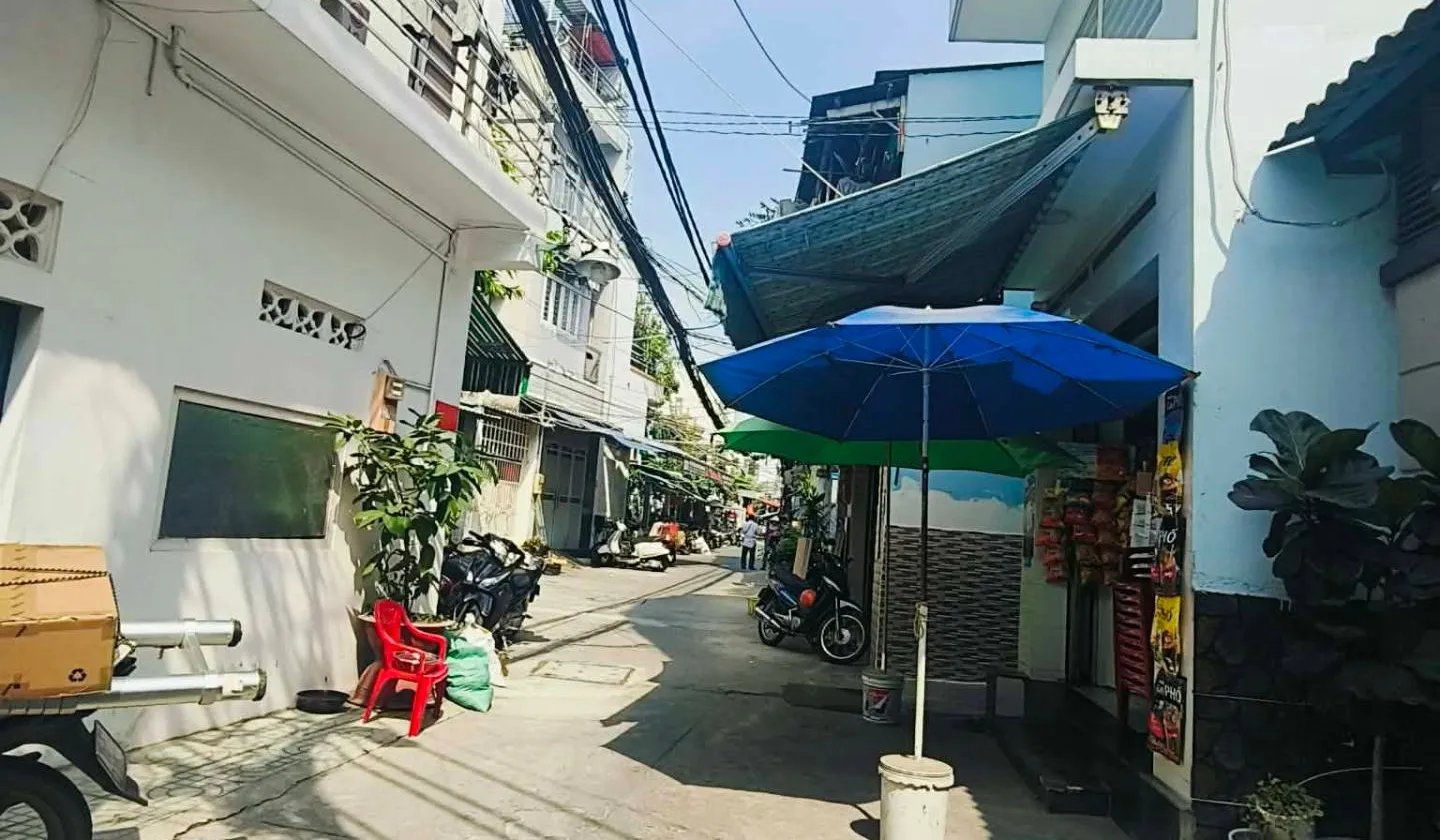 Chủ Cần Bán Nhanh Lô Góc Dương Bá Trạc P1Q8 - 3 Tầng - Cách Hẻm Xe Hơi 10 Bước - Chỉ 2 Tỷ Hơn... Bán nhà riêng tại Chánh Hưng, Hồ Chí Minh 01