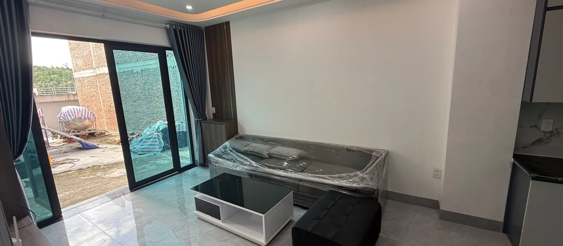 Nhà 3 Tầng 5 Phòng Ngủ Sát Chợ Hòa Bình, Giá Hời!... Bán nhà riêng tại Hà Lầm, Quảng Ninh 01