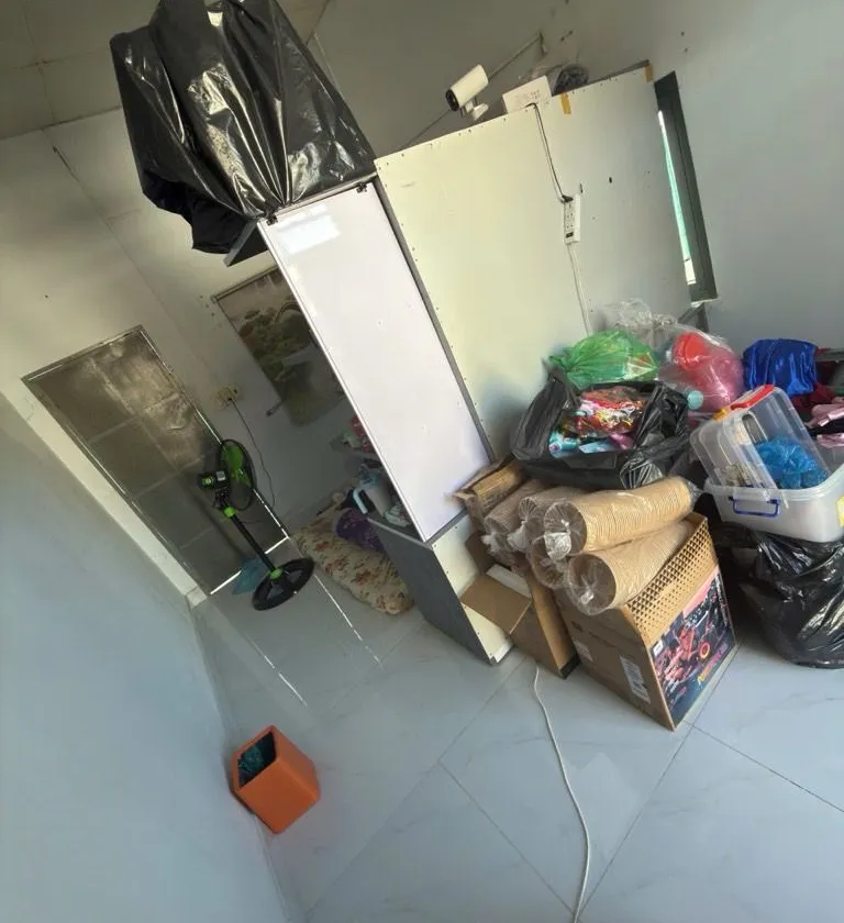 Nhà riêng 2 tầng 3 mặt tiền hẻm rộng tại phường Nguyễn Tất Thành... Bán nhà riêng tại Xóm Chiếu, Hồ Chí Minh 01
