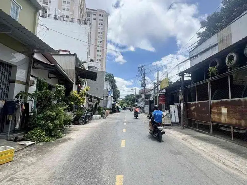 Cơ hội sở hữu nhà mặt phố 2 tầng tại phường Tân Phú với giá hấp dẫn... Bán nhà mặt phố tại Tân Phú, Hồ Chí Minh 01