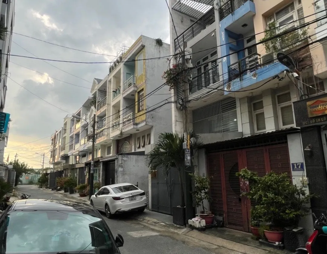 Nhà phố 4 tầng hiện đại tại trung tâm quận 1... Bán nhà riêng tại Đông Hưng Thuận, Hồ Chí Minh 01