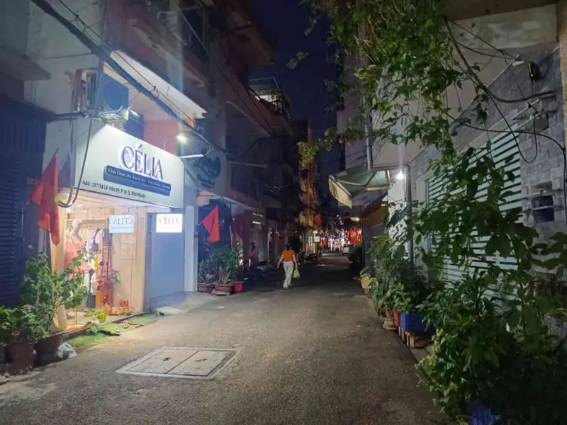 Giá chỉ nhỉnh 5 tỉ mà nhà lô góc, 2 mặt tiền, xe hơi tới cửa nhà. Khu vực an ninh lịch sự... Bán nhà riêng tại Xuân Hòa, Hồ Chí Minh 01
