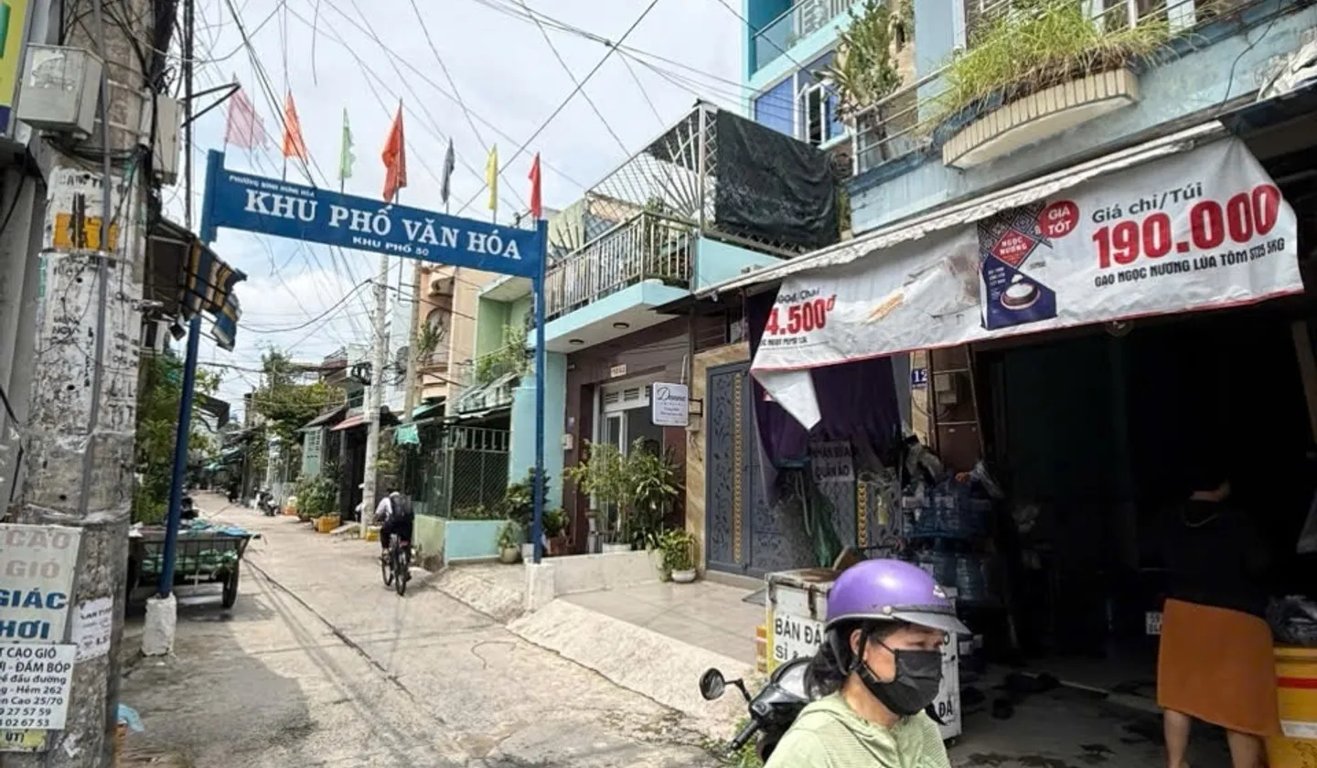 BÁN NHÀ ĐẸP – GIÁ TỐT – VỊ TRÍ ĐẸP..DTSD 44 m , giá chỉ nhỉnh 2 đồng ( TL)... Bán nhà mặt phố tại Bình Hưng Hòa, Hồ Chí Minh 01